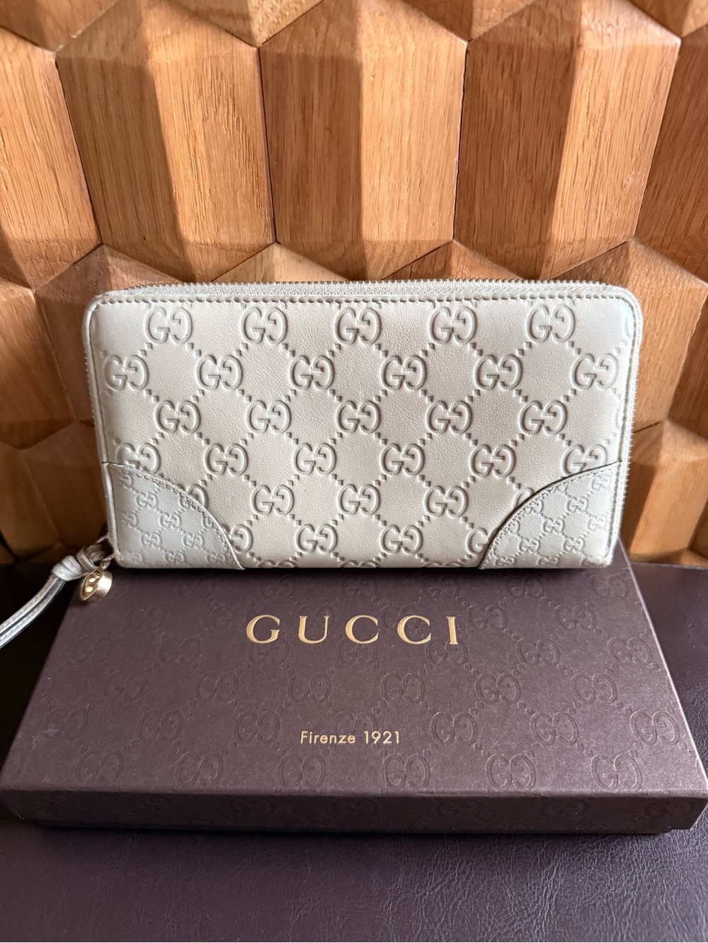 Gucci Bree Microguccissima Continental Wallet